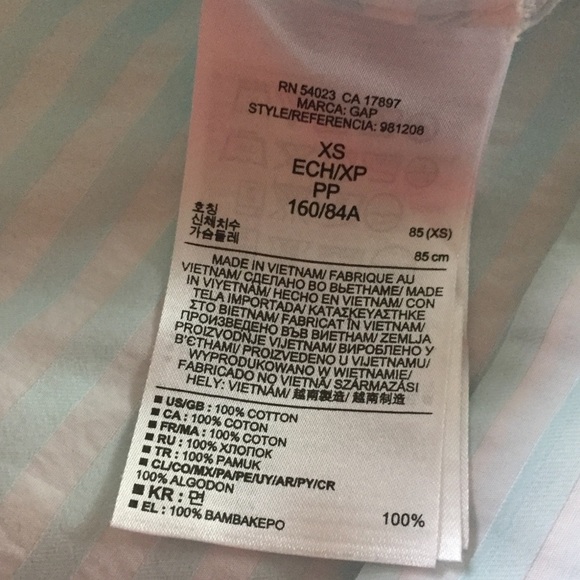 NWOT GAP light blue sleeveless buttoned casual summer TOP size XS - Picture 6 of 6